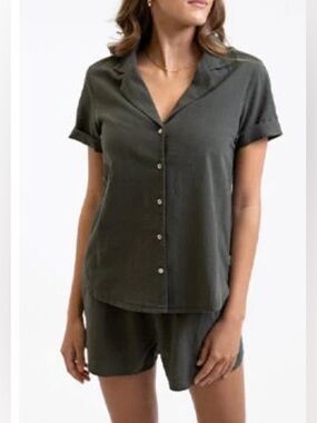 Rhythm. Sage Green Short-Sleeve Button Front Shirt. linen
